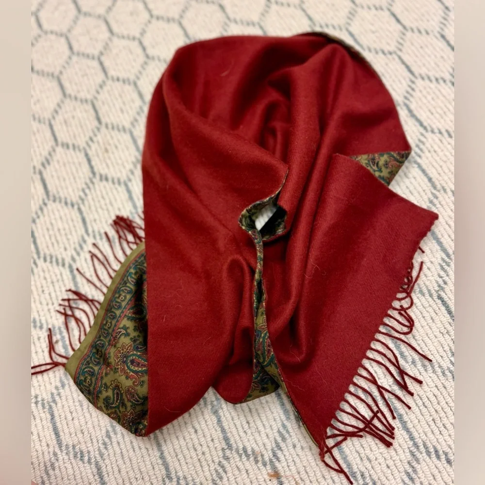 PIERRE BALMAIN Paris Vintage Luxurious Silk/Wool Green Paisley Scarf W/ Fringe